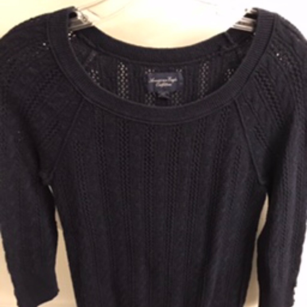 American Eagle navy blue sweater size M